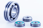 Bearing with EC rings (expansion compensating) on outer ring